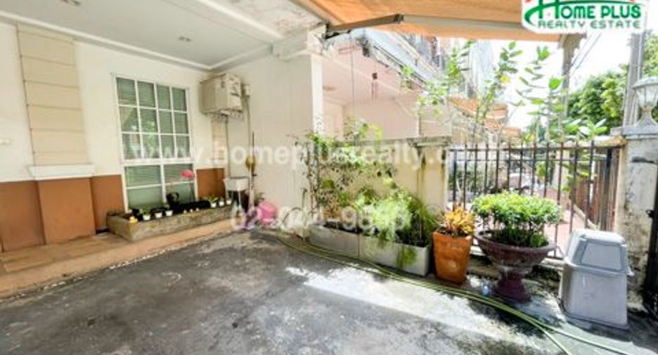 For sale 3 bedrooms townhouse in Bueng Kum, Bangkok