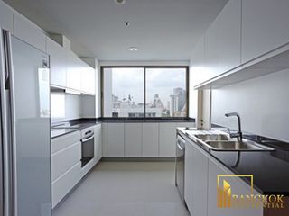 For rent 3 bedrooms apartment in Watthana, Bangkok