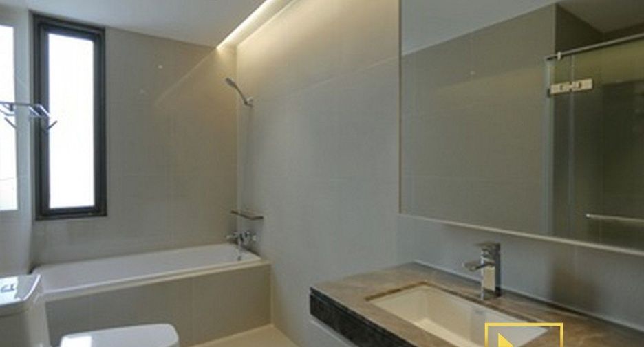 For rent 3 bedrooms apartment in Watthana, Bangkok