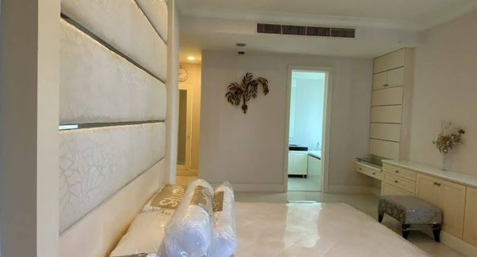 For rent and for sale 3 bedrooms condo in Watthana, Bangkok