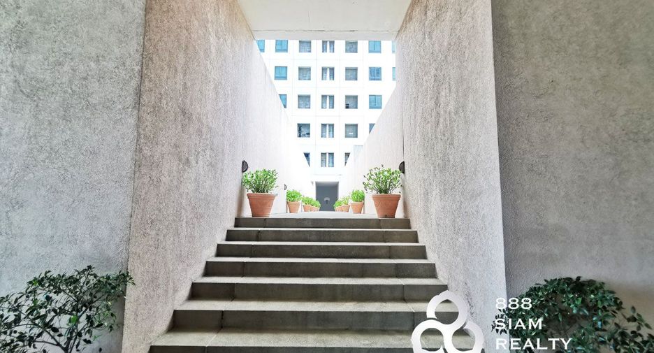 For sale 2 bedrooms condo in Chatuchak, Bangkok