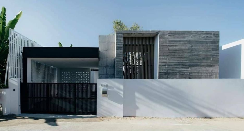 For sale 3 bedrooms house in Mueang Chiang Mai, Chiang Mai