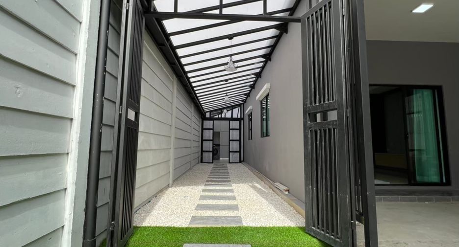 Casa adosada en alquiler de 3 habitaciones en Wang Thonglang, Bangkok