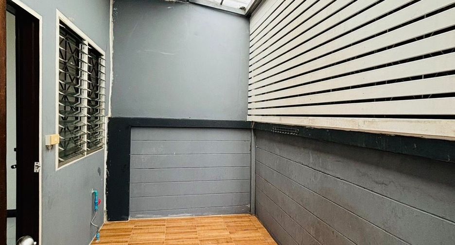 Reihenhaus zum Kauf mit 2 Zimmer in Pak Kret, Nonthaburi