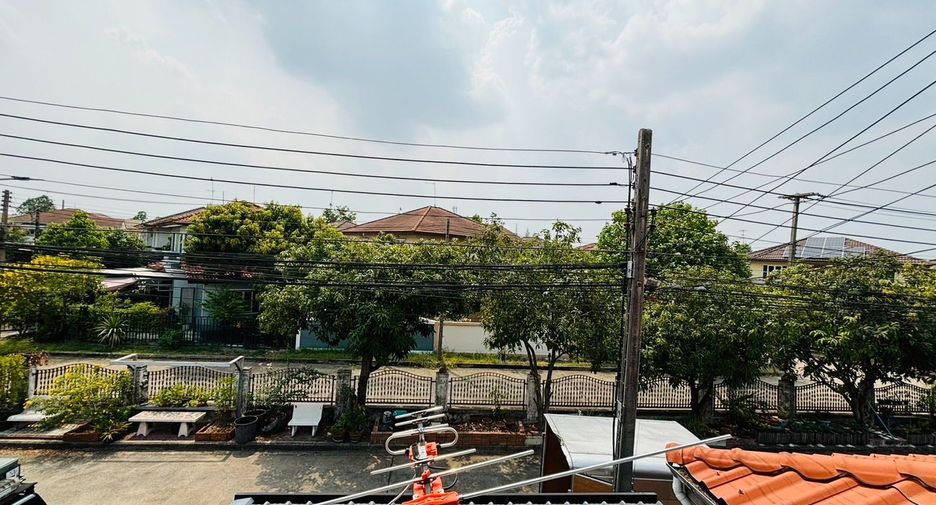 Reihenhaus zum Kauf mit 2 Zimmer in Pak Kret, Nonthaburi