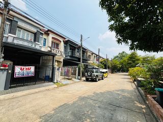 Продажа 2 спальни таунхаус в Pak Kret, Нонтабури