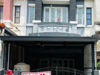Продажа 2 спальни таунхаус в Pak Kret, Нонтабури