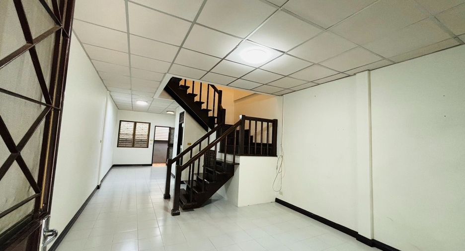Reihenhaus zum Kauf mit 2 Zimmer in Pak Kret, Nonthaburi