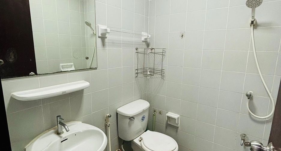 Reihenhaus zum Kauf mit 2 Zimmer in Pak Kret, Nonthaburi