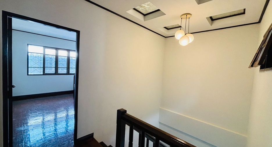 Reihenhaus zum Kauf mit 2 Zimmer in Pak Kret, Nonthaburi