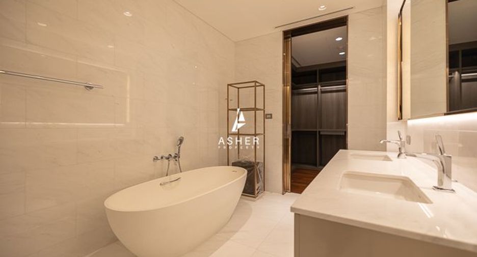 For sale 2 Beds condo in Pathum Wan, Bangkok