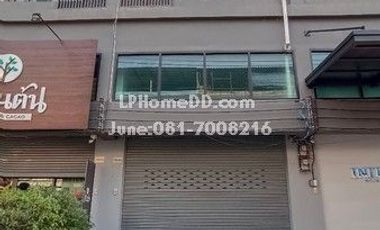 For rent 3 bedrooms retail Space in Bang Kapi, Bangkok