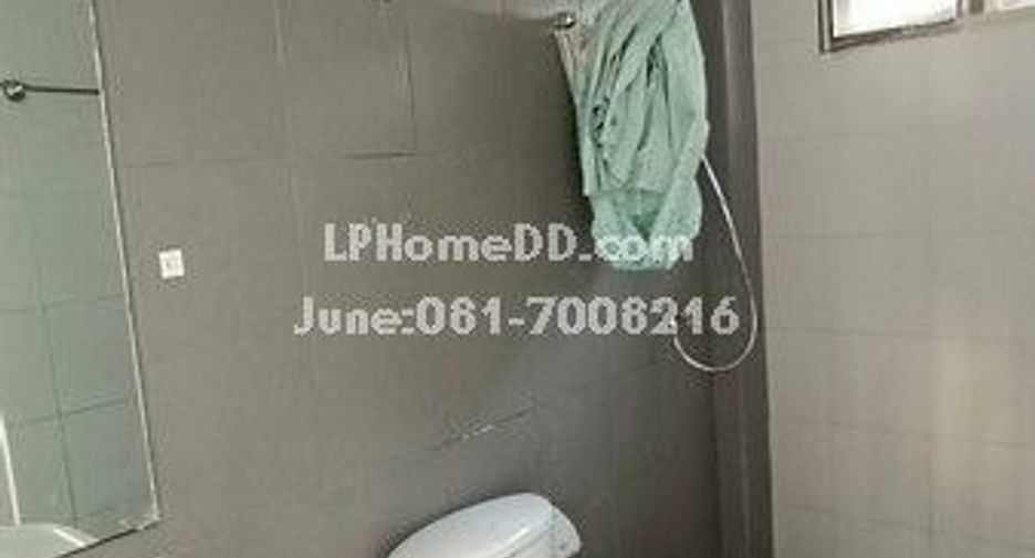 For rent 3 bedrooms retail Space in Bang Kapi, Bangkok
