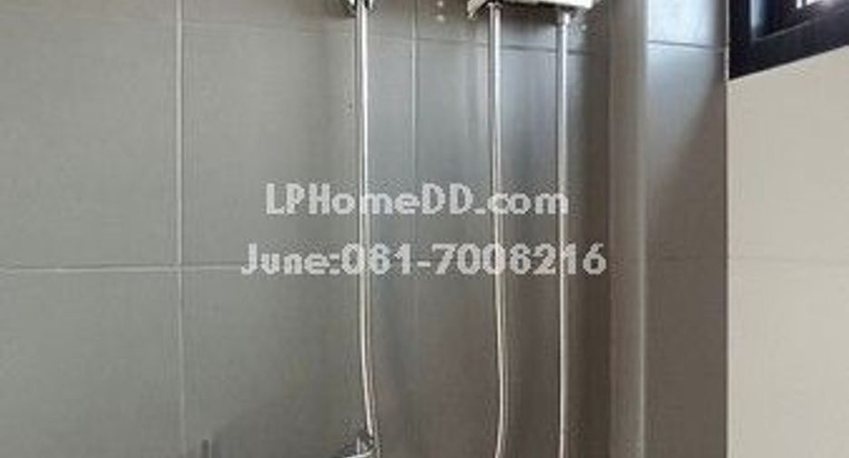 For rent 3 bedrooms retail Space in Bang Kapi, Bangkok