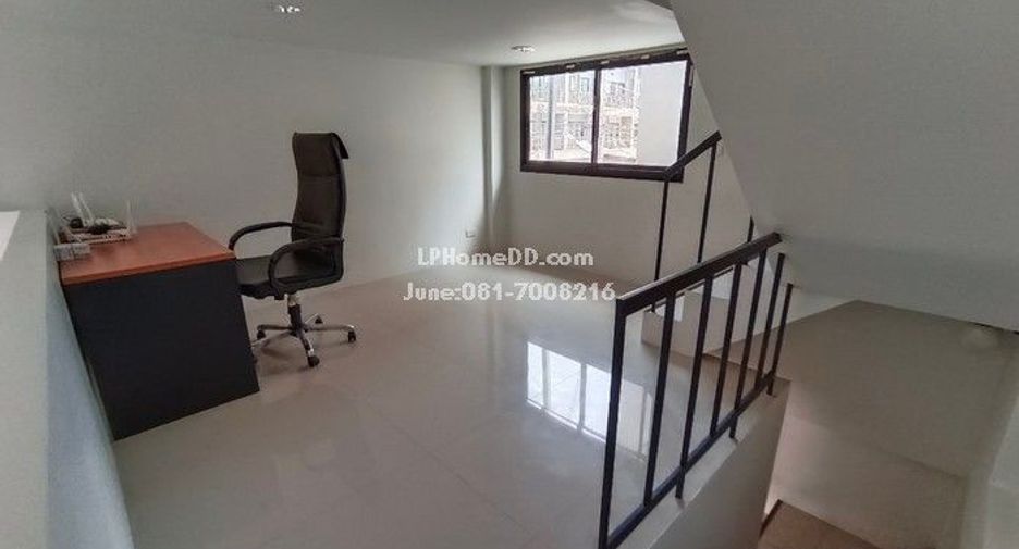 For rent 3 bedrooms retail Space in Bang Kapi, Bangkok