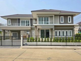 For sale 5 bed house in San Kamphaeng, Chiang Mai