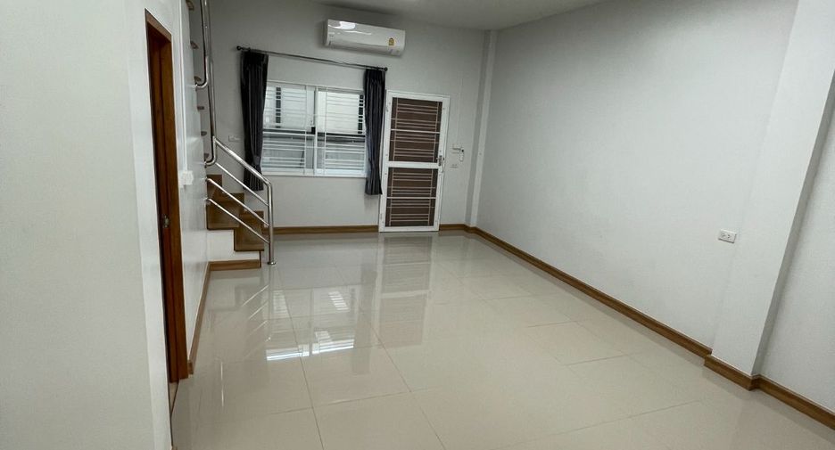 For rent 2 bed retail Space in Chatuchak, Bangkok