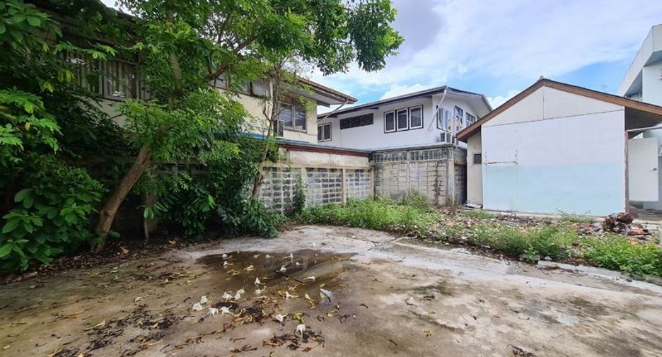 For sale 2 bedrooms house in Phaya Thai, Bangkok