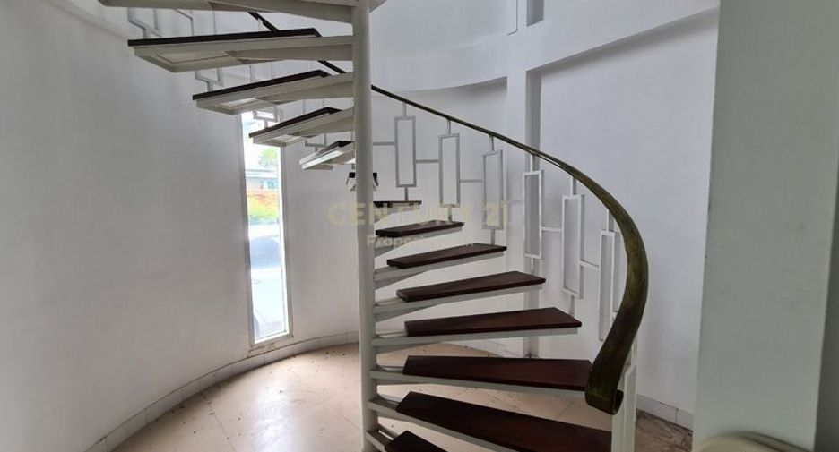 For sale 2 bedrooms house in Phaya Thai, Bangkok