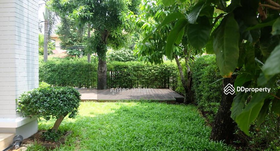 À vendre 4 chambres maison à Lat Phrao, Bangkok