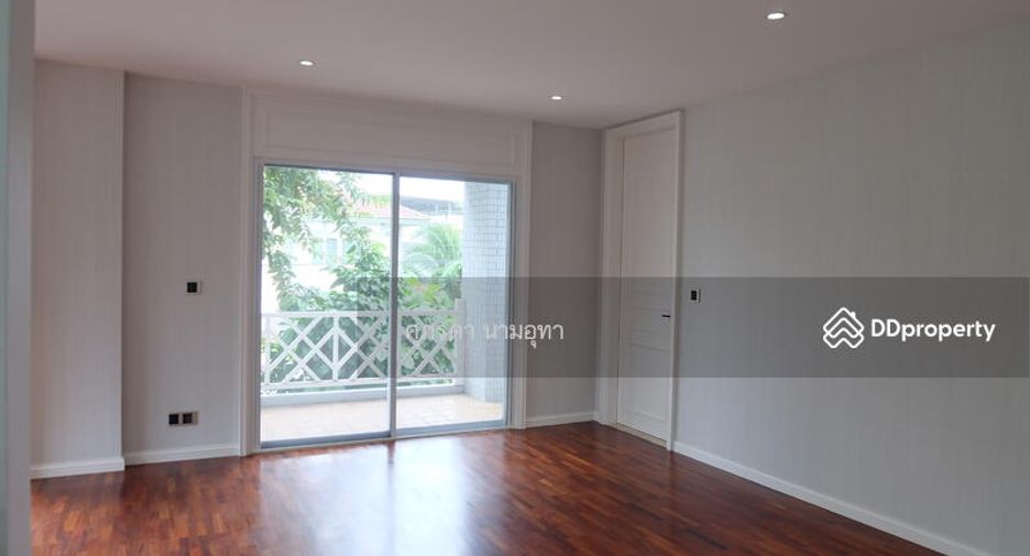 À vendre 4 chambres maison à Lat Phrao, Bangkok