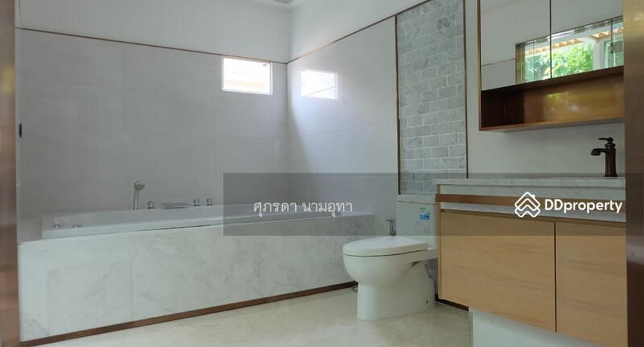 À vendre 4 chambres maison à Lat Phrao, Bangkok