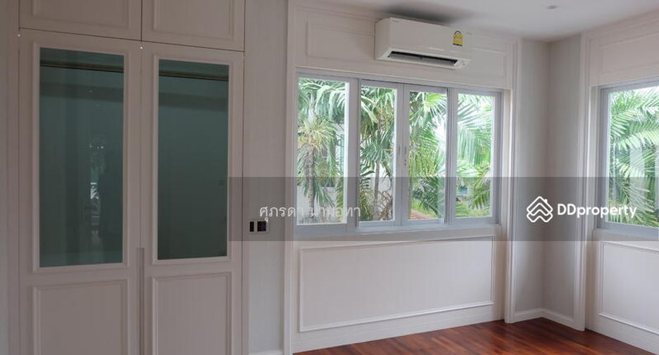À vendre 4 chambres maison à Lat Phrao, Bangkok