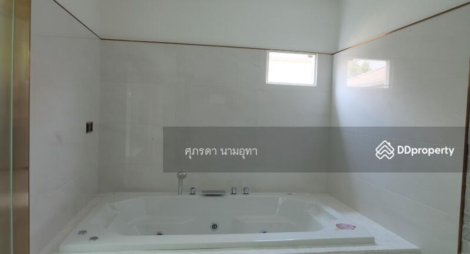 À vendre 4 chambres maison à Lat Phrao, Bangkok