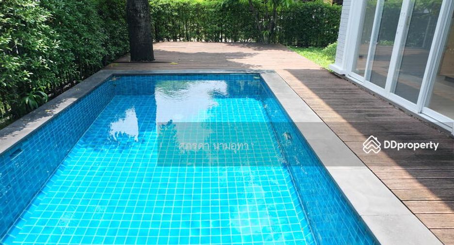 À vendre 4 chambres maison à Lat Phrao, Bangkok