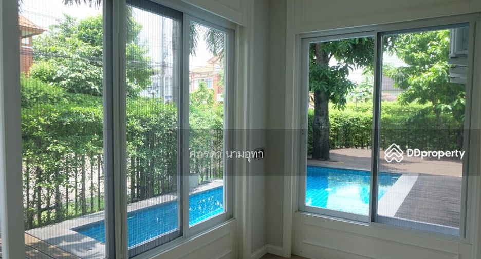 À vendre 4 chambres maison à Lat Phrao, Bangkok
