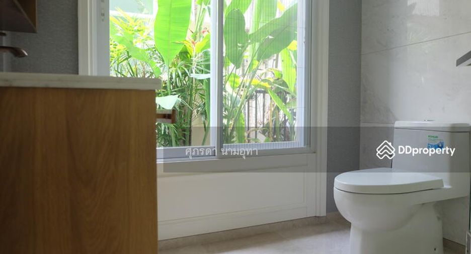 À vendre 4 chambres maison à Lat Phrao, Bangkok