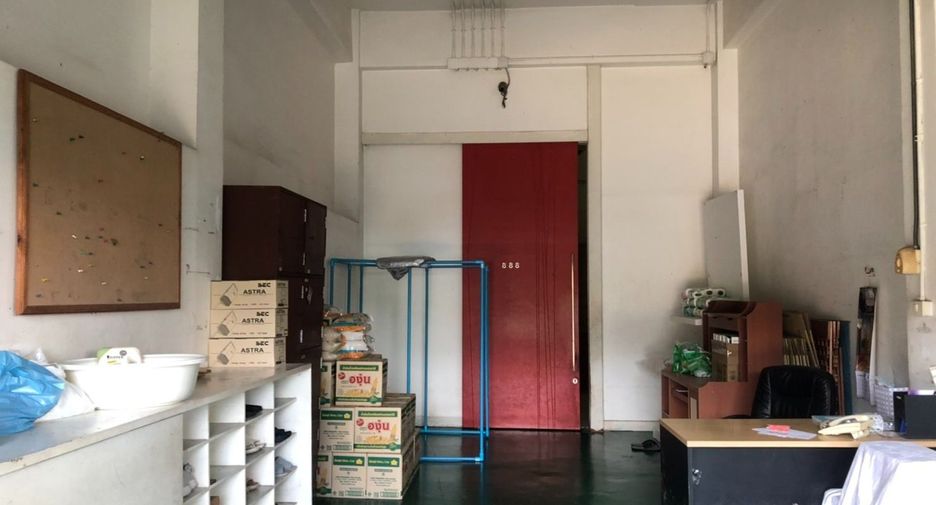 For sale retail Space in Suan Luang, Bangkok