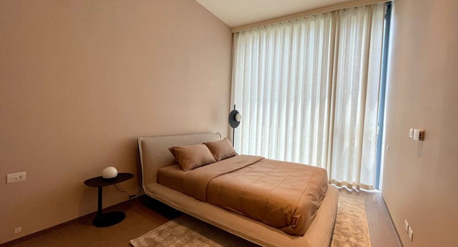 For rent 2 bedrooms condo in Pathum Wan, Bangkok