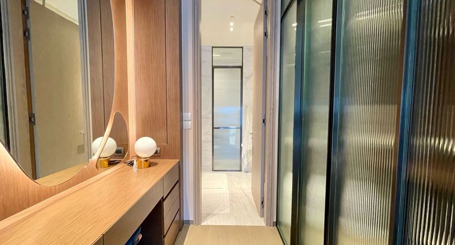 For rent 2 bedrooms condo in Pathum Wan, Bangkok