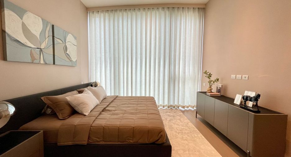 For rent 2 bedrooms condo in Pathum Wan, Bangkok