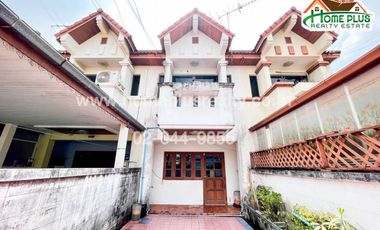 À vendre 2 chambres maison de ville à Min Buri, Bangkok