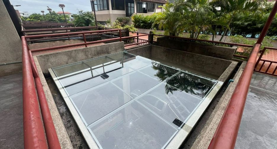 出租 和 出售 4 卧室 联排别墅 在 Suan Luang, 曼谷
