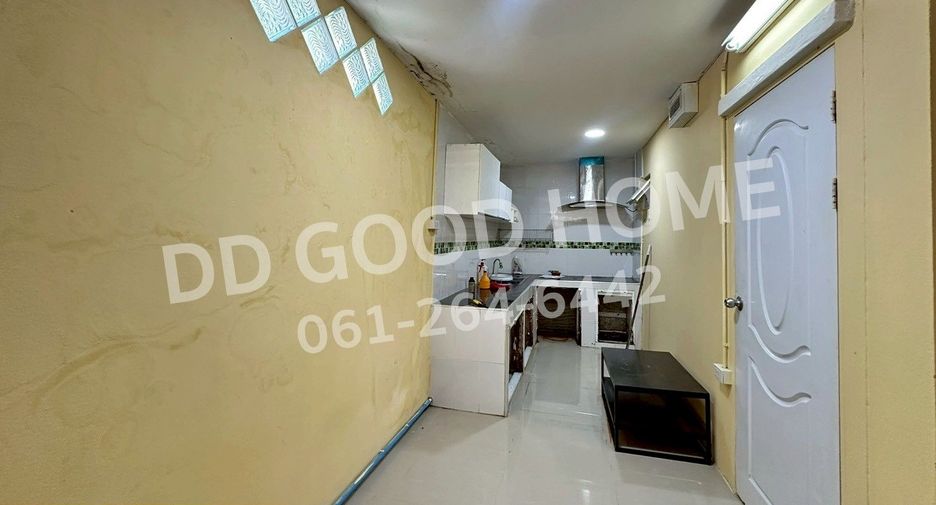 For sale 2 bedrooms townhouse in Lat Lum Kaeo, Pathum Thani