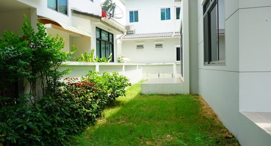 For rent 4 Beds house in Mueang Nonthaburi, Nonthaburi