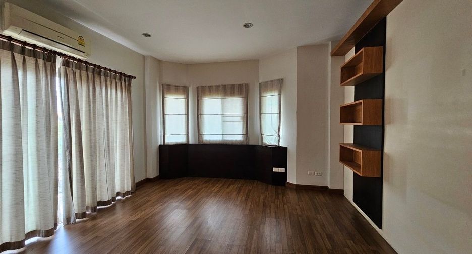 For sale 3 bedrooms house in Saraphi, Chiang Mai