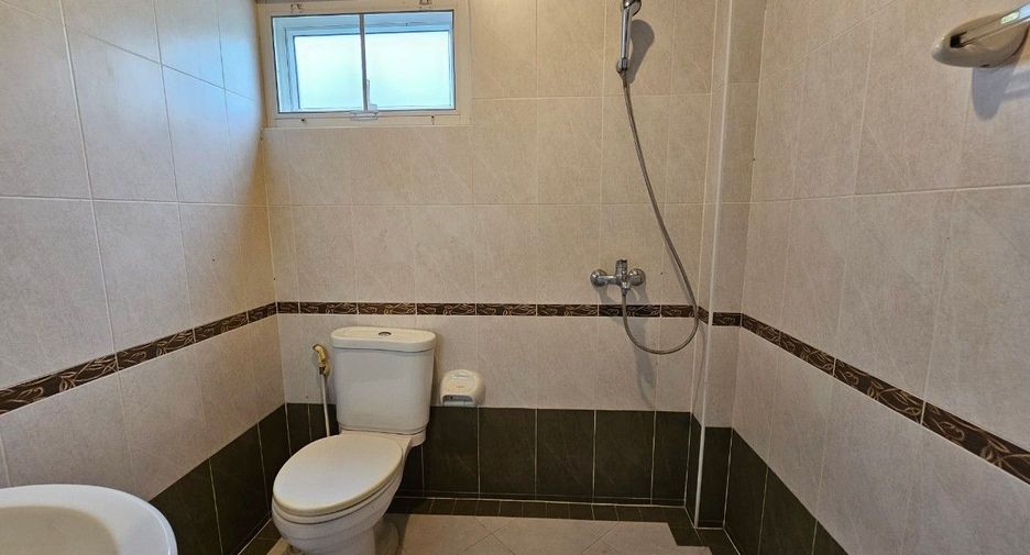 For sale 3 bedrooms house in Saraphi, Chiang Mai