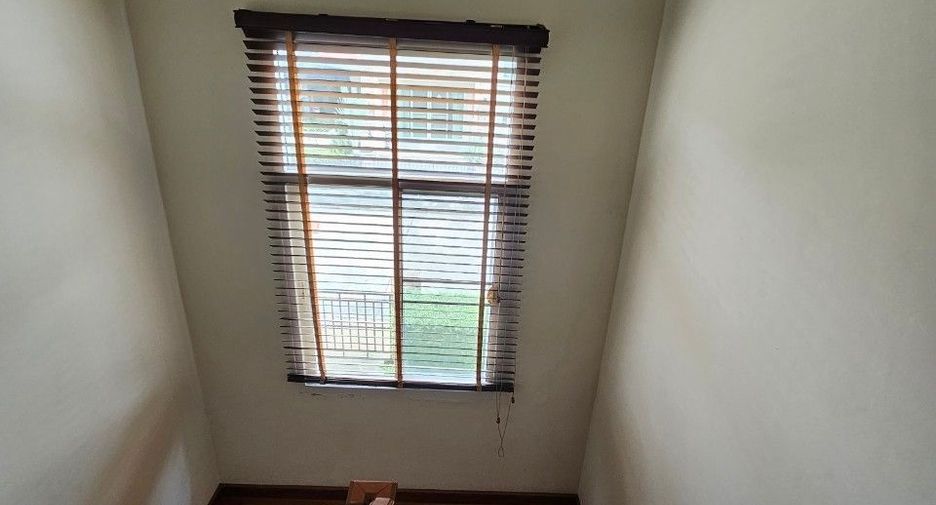 For sale 3 bedrooms house in Saraphi, Chiang Mai