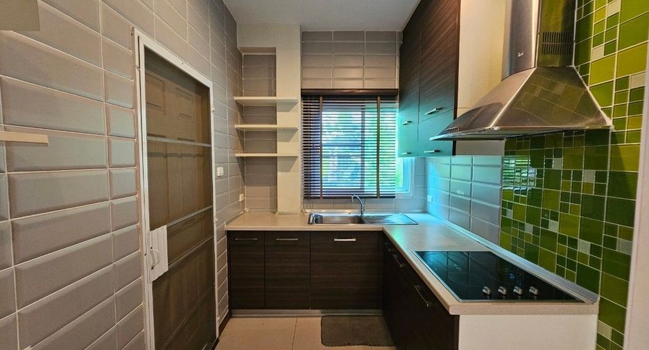 For sale 3 bedrooms house in Saraphi, Chiang Mai