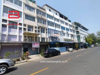 For sale 6 bed retail Space in Phra Samut Chedi, Samut Prakan