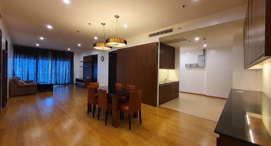 Condo en alquiler de 3 habitaciones en Khlong Toei, Bangkok