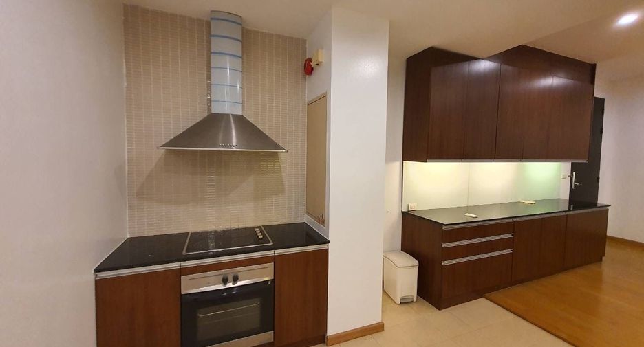 Condo en alquiler de 3 habitaciones en Khlong Toei, Bangkok