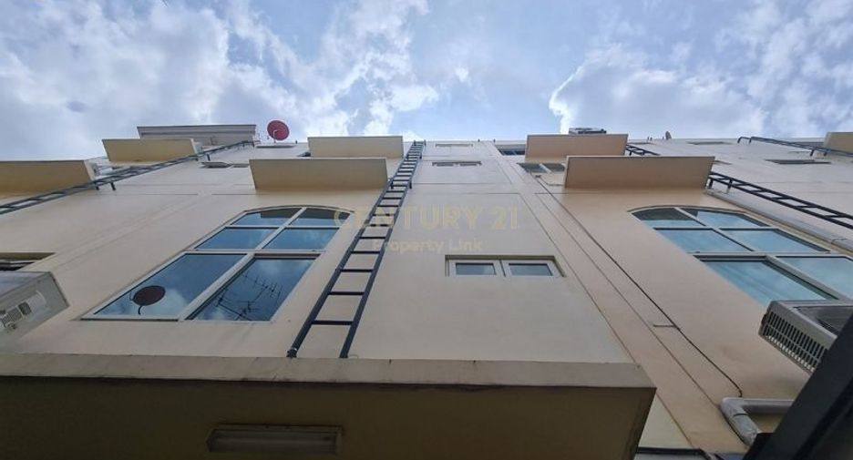 Casa adosada en venta de 4 habitaciones en Dusit, Bangkok