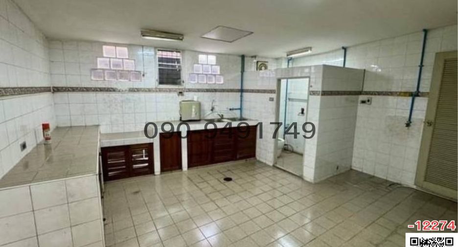 For rent 4 bedrooms townhouse in Chatuchak, Bangkok