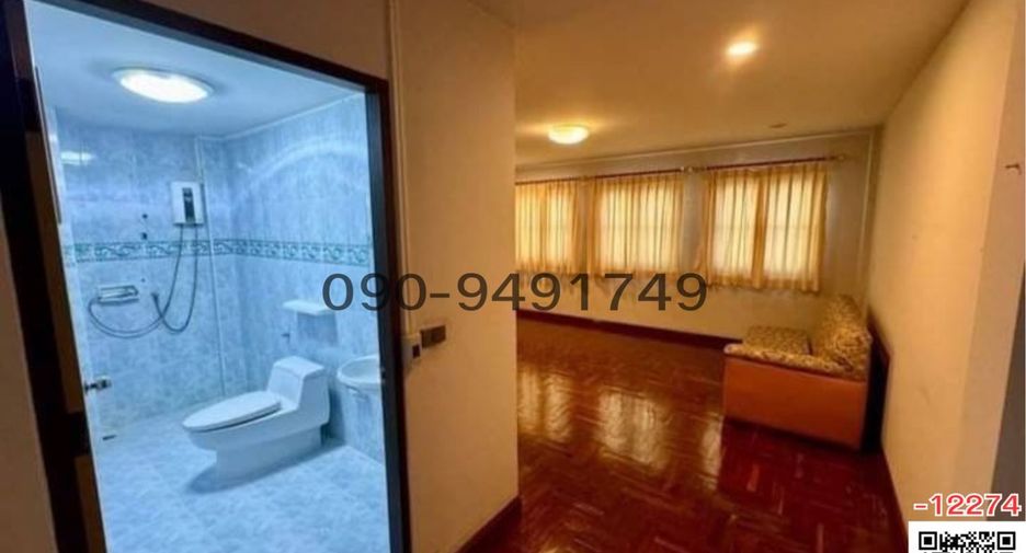 For rent 4 bedrooms townhouse in Chatuchak, Bangkok