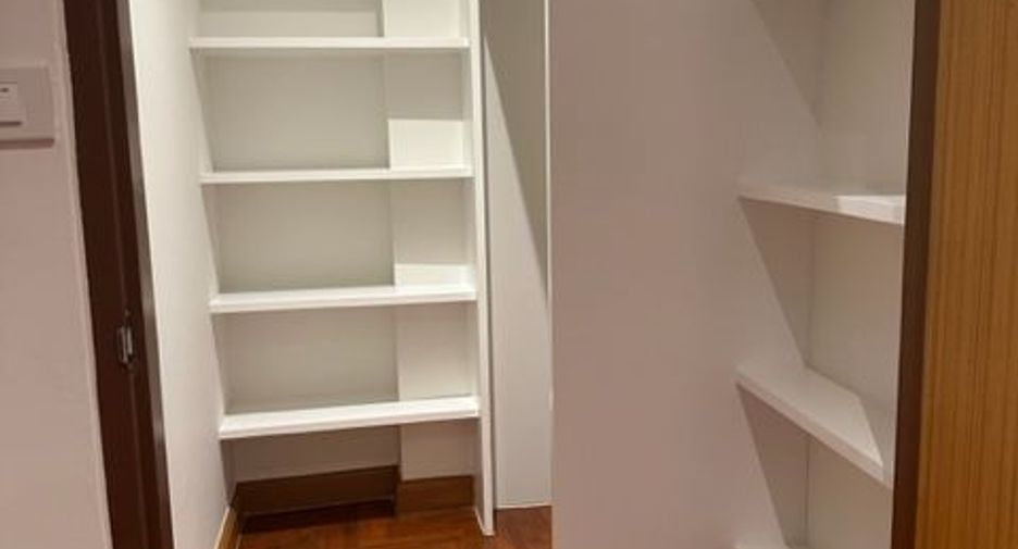 For rent 1 bed condo in Yan Nawa, Bangkok